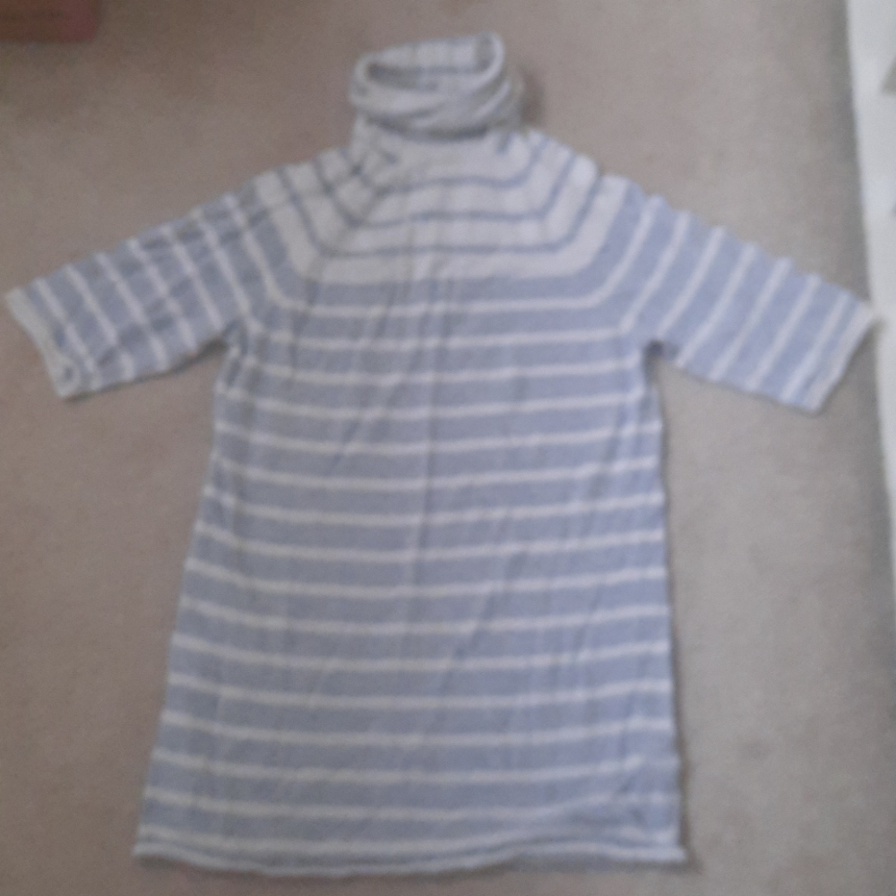 Knit‎ turtleneck